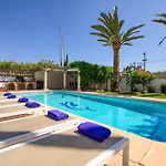 Coral * Denia